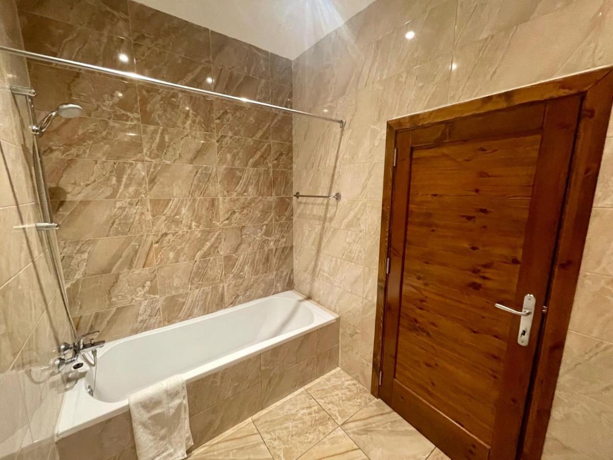 Seafront Apartment With Balcony Overlooking Marina Għajnsielem Extérieur photo